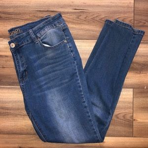 Rue21 skinny jeans. Size 16